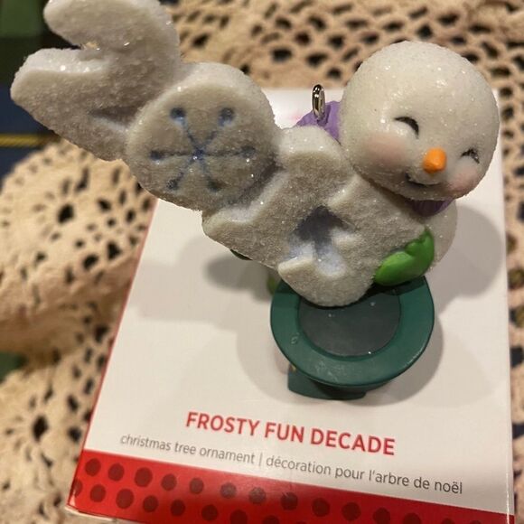 Hallmark Frosty Fun Decade 2013 4th in series - Picture 4 of 11